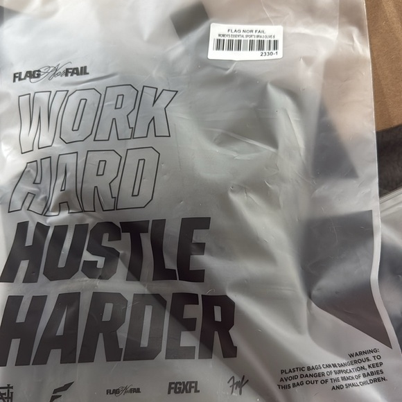 [Flag Nor Fail] NWT LONGLINE
ESSENTIAL BRA
- OLIVE - Picture 4 of 6